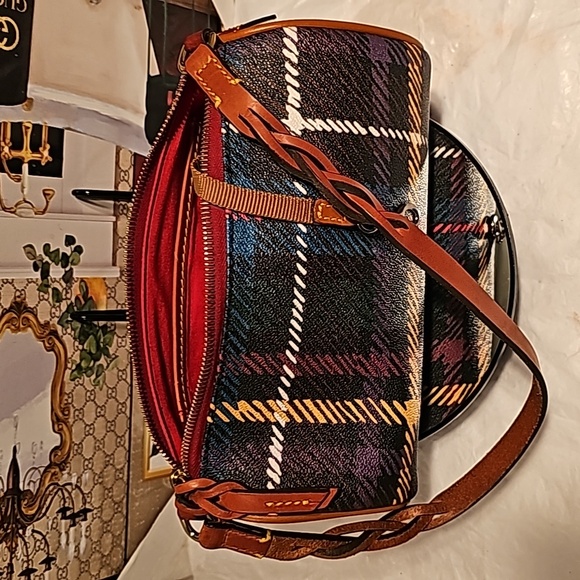 Dooney & Bourke Windsor Barrel Bag - Picture 10 of 10